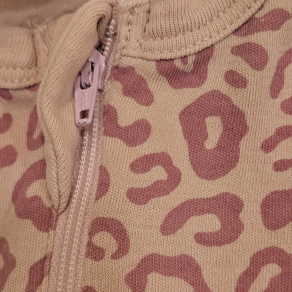 PARADE Signature Print '2-Way' Zip Romper Short Sleeve Leopard 0-3 Months - Picture 5 of 8